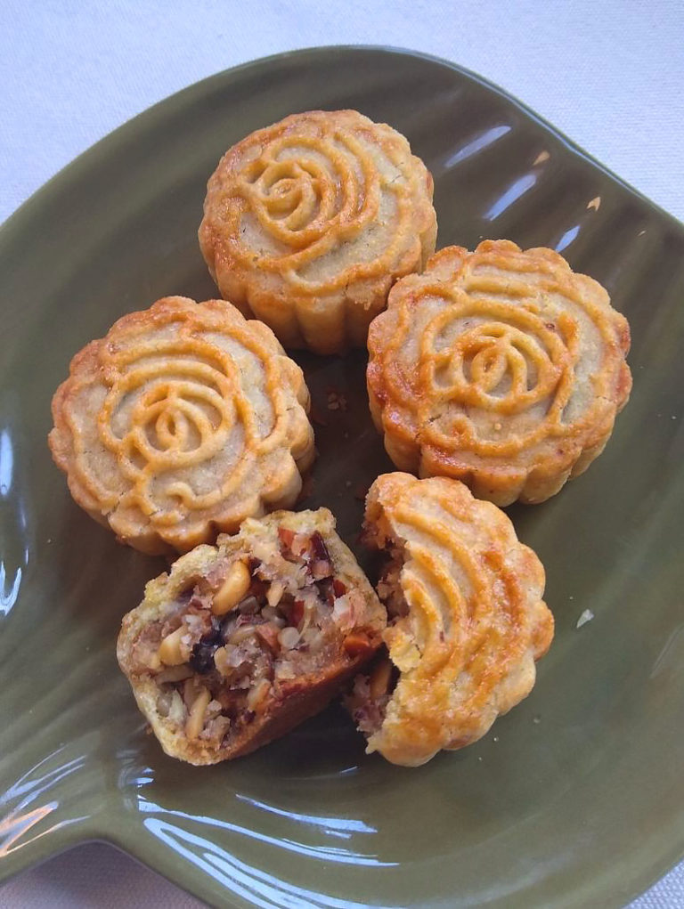 Read more about the article Five Nut Moon Cake 2019