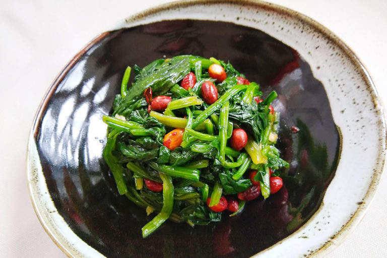 Read more about the article Chinese Spinach and Peanut Salad